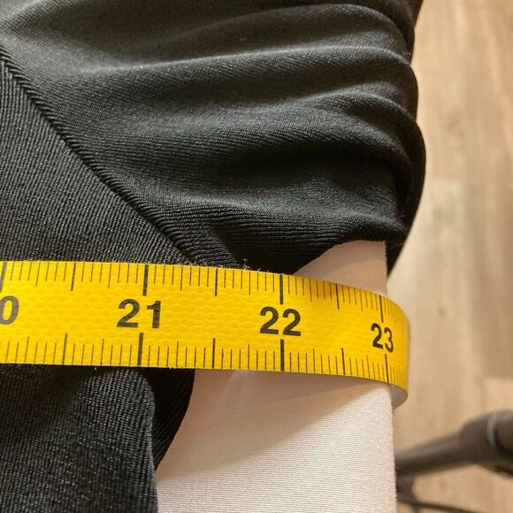 Chicos Women's Black Round Neck Pleated Asymmetrical Hem Basic‎ Top Size 2 - Picture 4 of 11